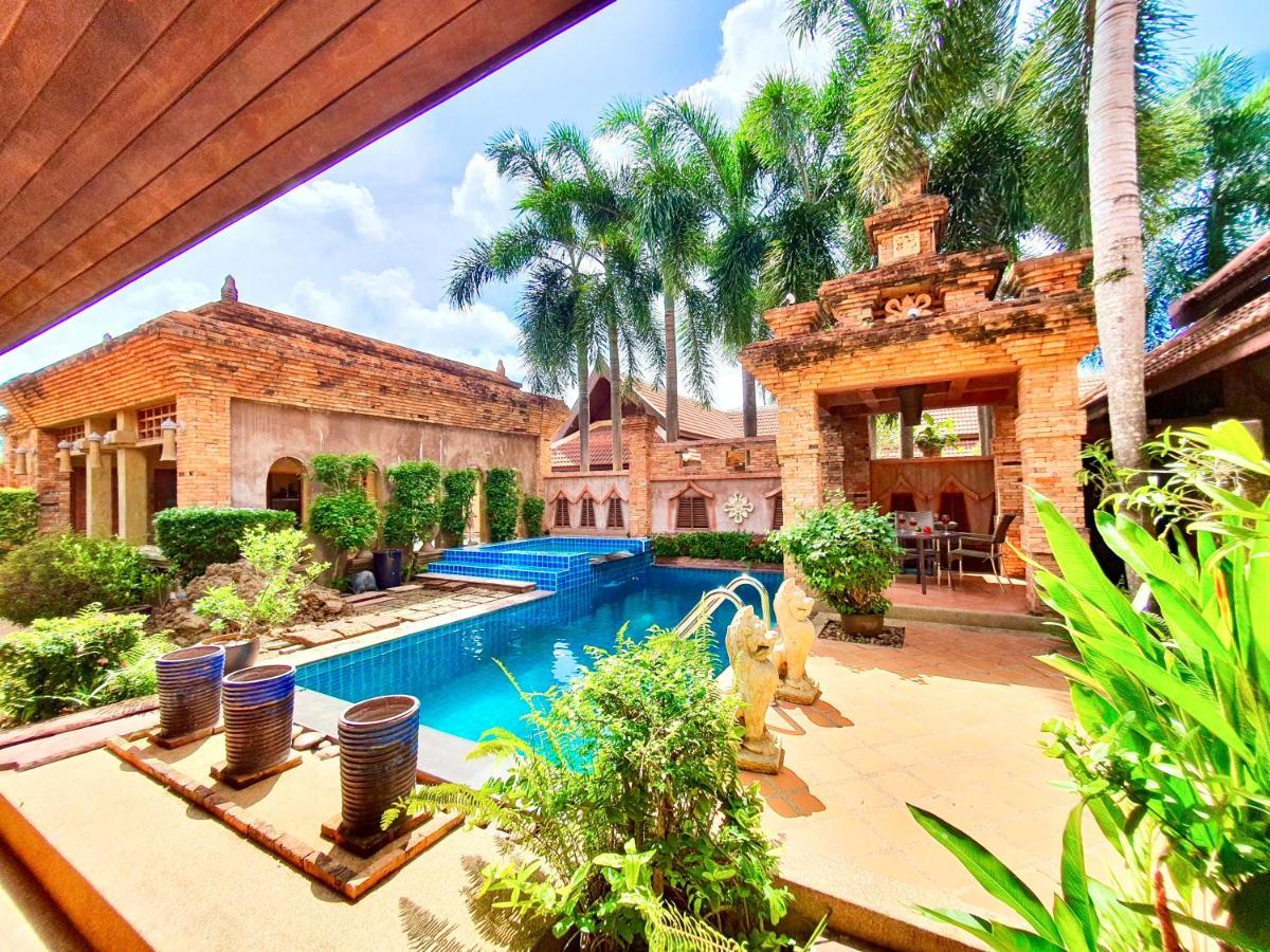 Baan Rom Yen : Balinese Pool In Rawai * Ban Saiyuan