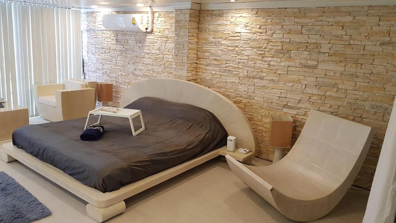 Happy Place Aparthotel