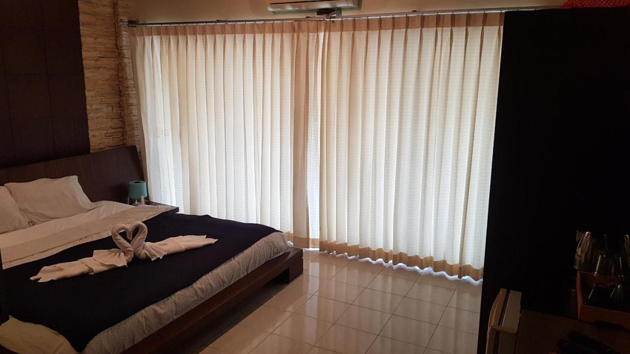 Happy Place Aparthotel