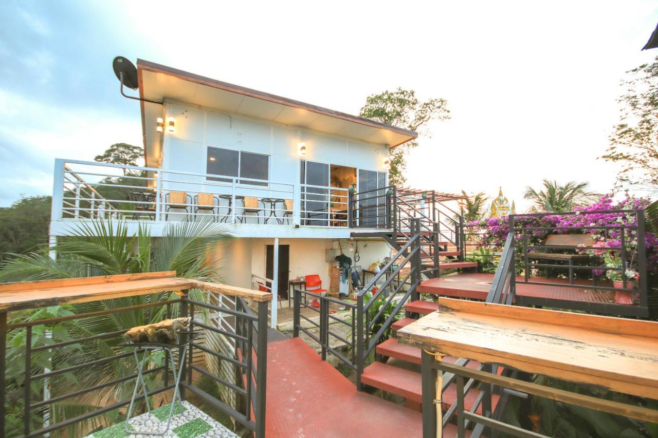 Hotel Happy Mountain Airport 2*