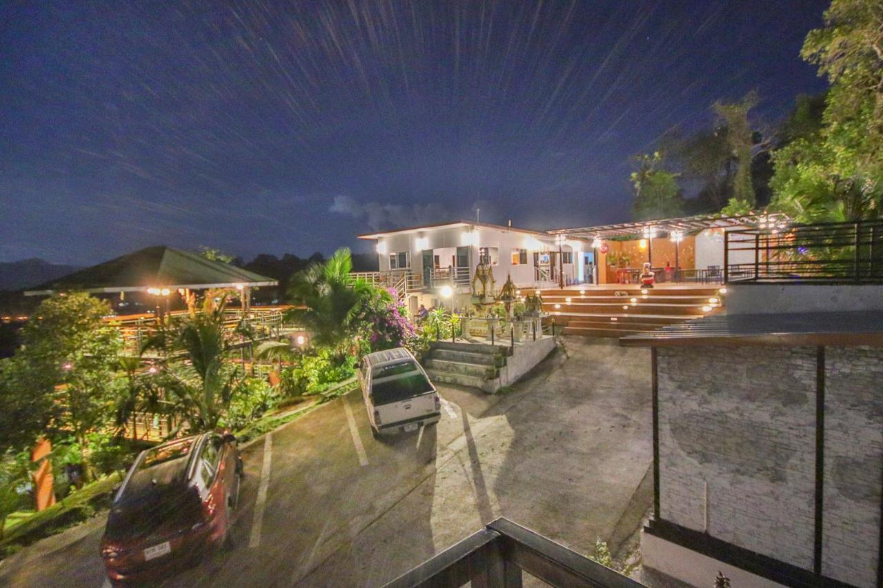Hotel Happy Mountain Airport Nai Yang