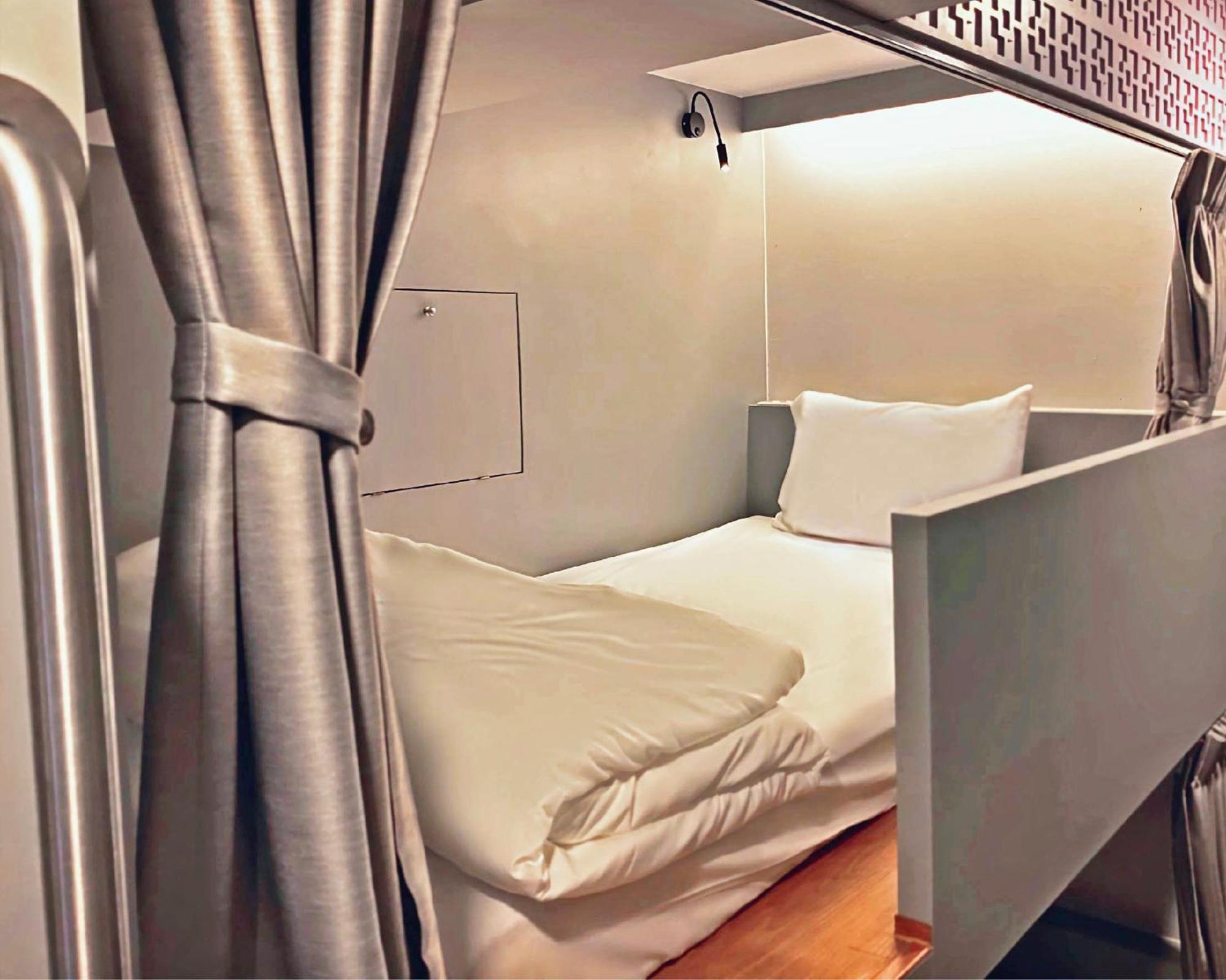 Hostel Capzule Bed Phuket