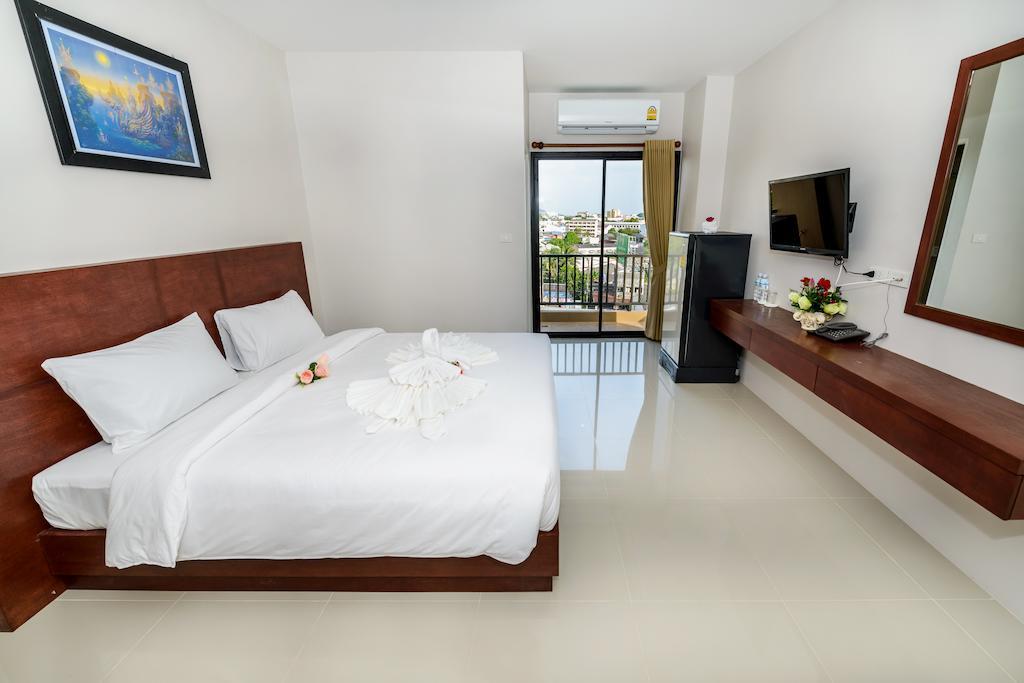 Aparthotel The Topaz Town