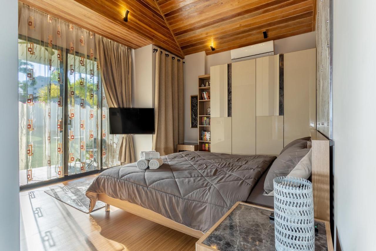 Villa Status Nai Harn