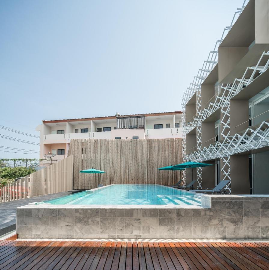 Yanud Hotel 4*