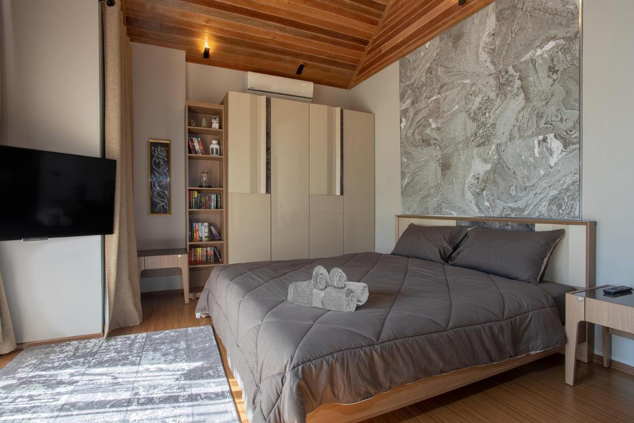 Villa Status