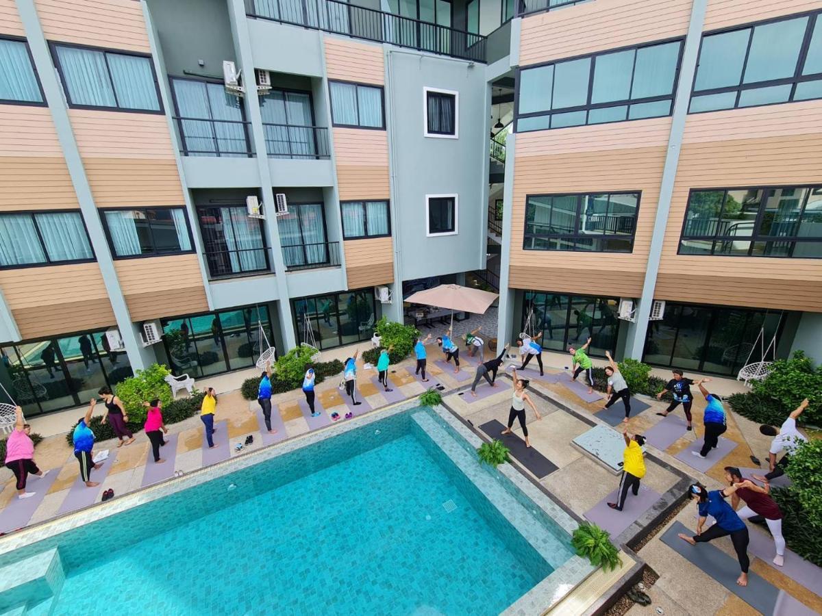 Phuket Airport Place 3*