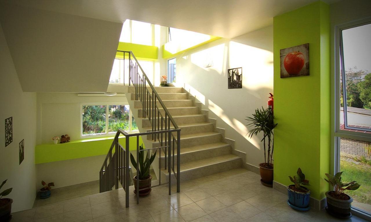 Shyne Place 2*