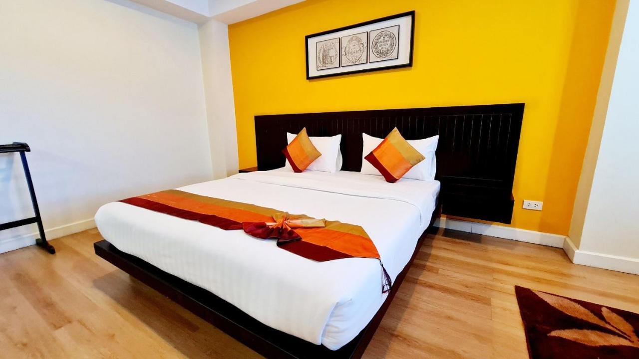 Tp House At Town Phuket