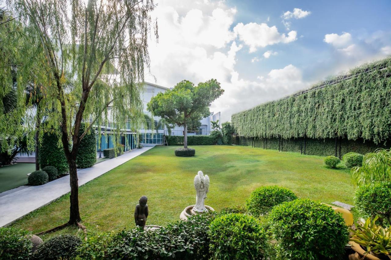 Hotel The Pago Design Phuket-sha 4*