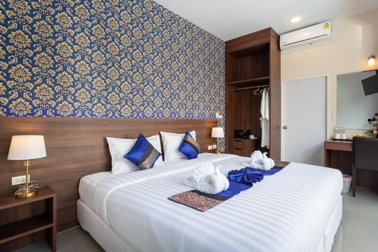 The Thames Pool Access & - Sha Extra Hotel