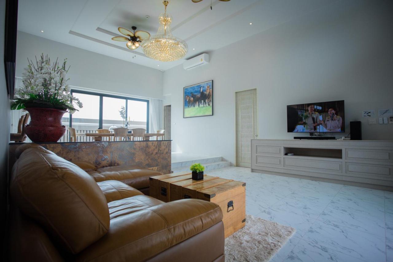 Gold Chariot Pool Villa, Phuket - Sha Certified Strand Bang Tao