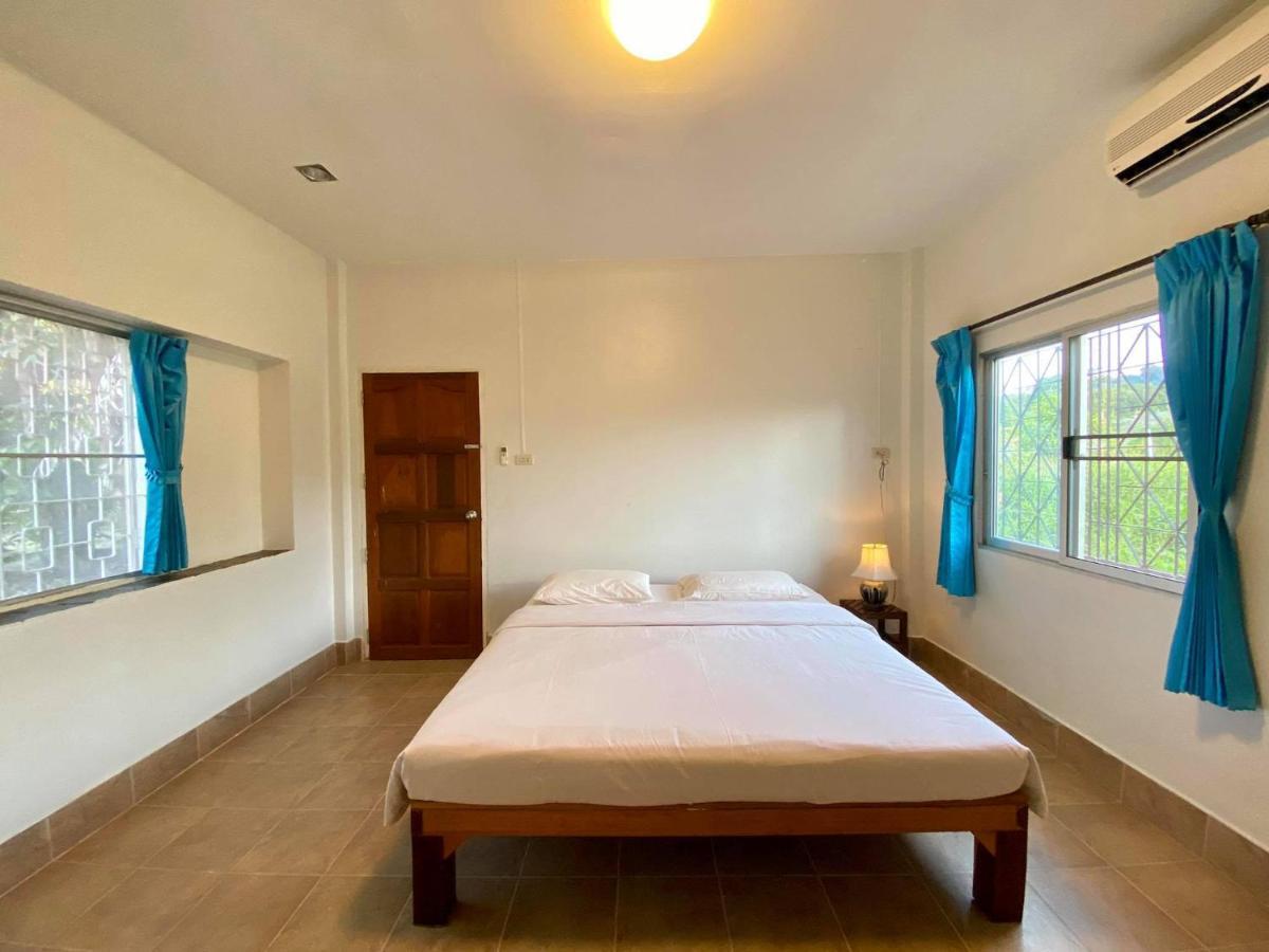 Coconut Guest house 2*