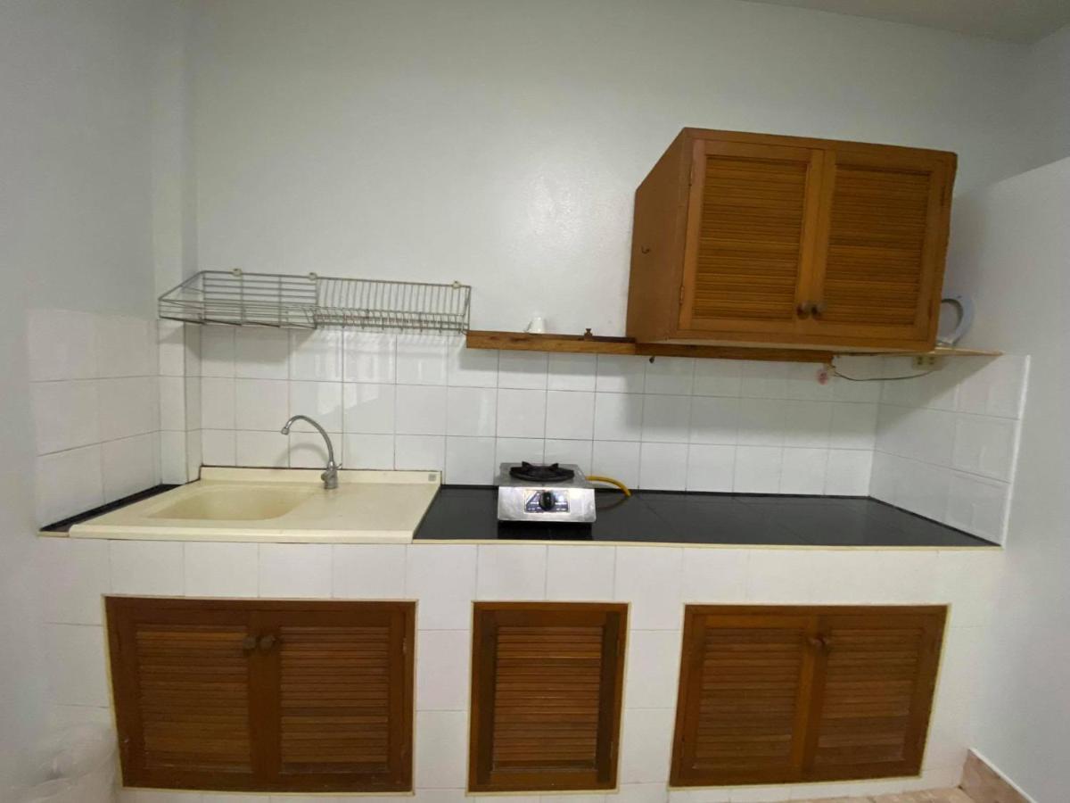 Coconut Guest house 2*