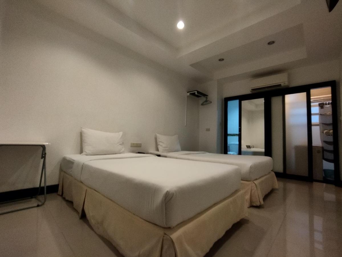 Hotel The Auto Place Ban Sam Kong