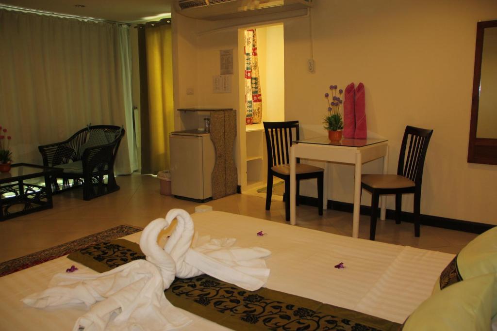 Chanisara Apartment *