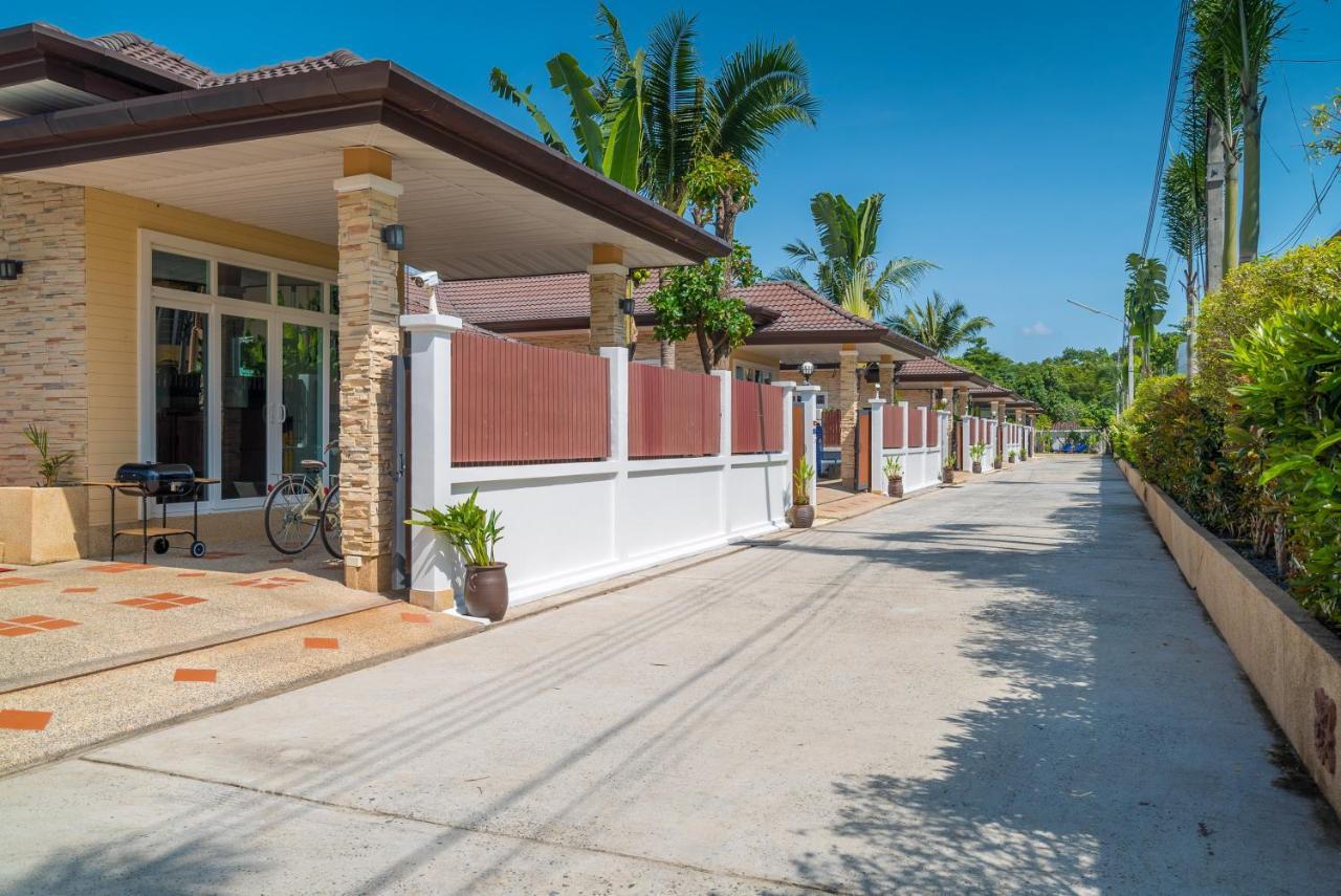 Private - Pools And Garden