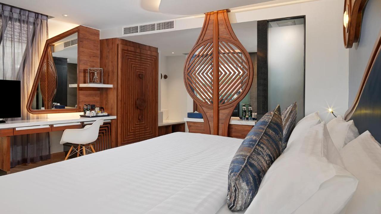 The Oceanic Sportel - Sha Extra