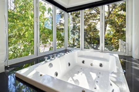 Ginborn 5 Bedroom Pool With Sea View In Villa Kata Beach (Phuket)