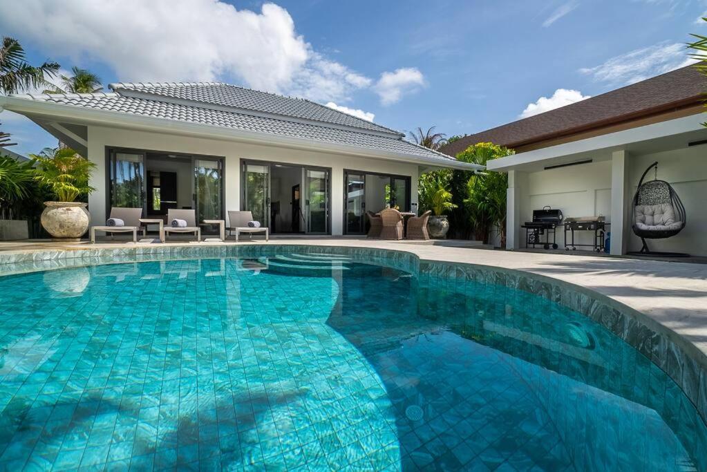 Villa Amazing Pool Villa, 2 Bedrooms Nai Harn