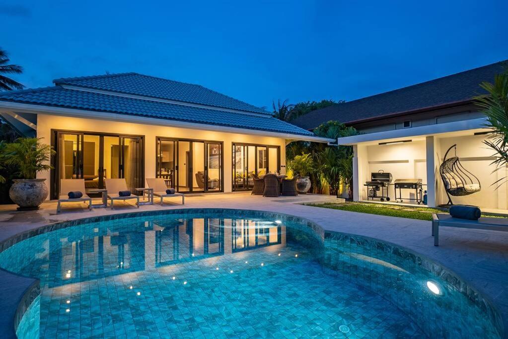 Villa Amazing Pool Villa, 2 Bedrooms Nai Harn *