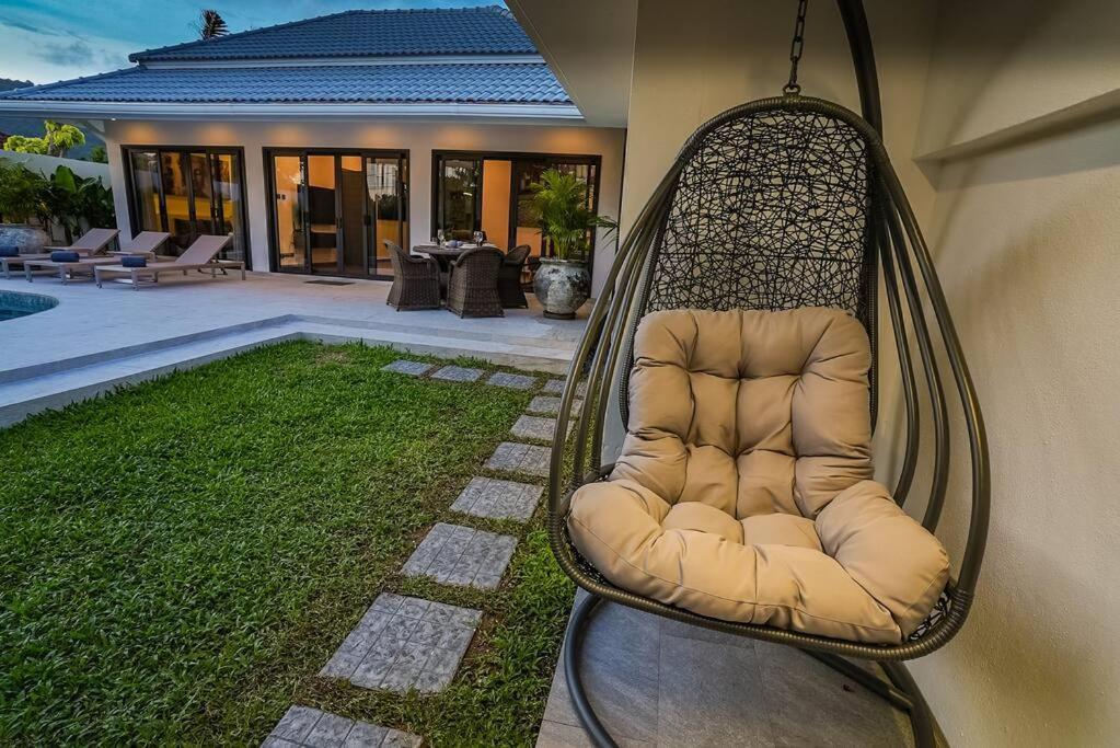 Amazing Pool Villa, 2 Bedrooms Nai Harn Villa