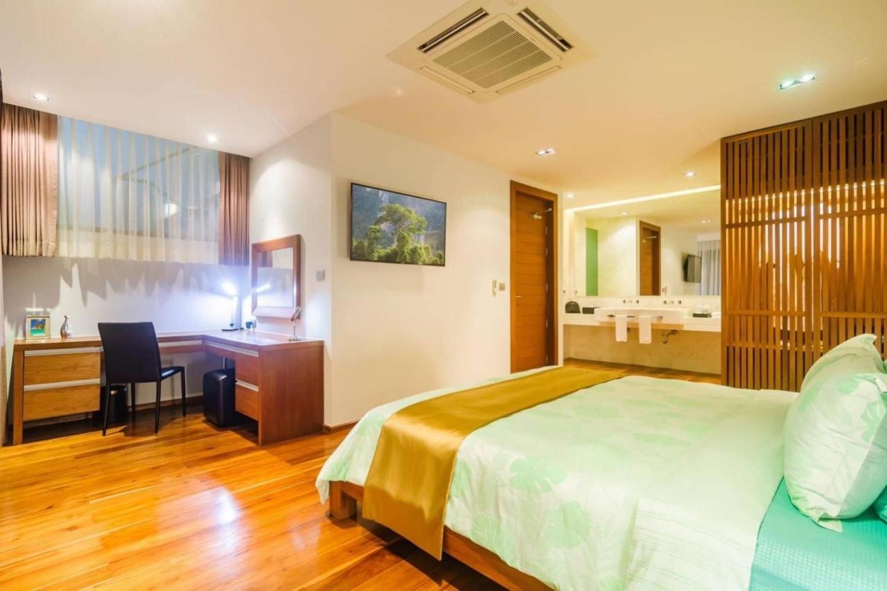 Eva X Goldstar Villa Rawai