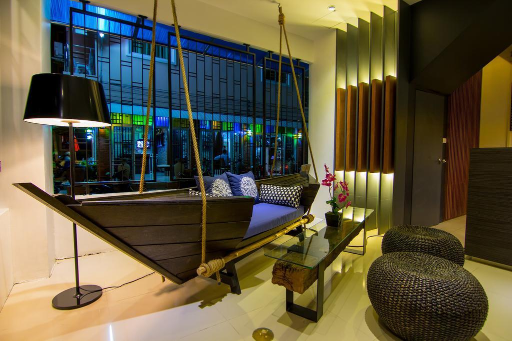 Hotel The Journey Patong