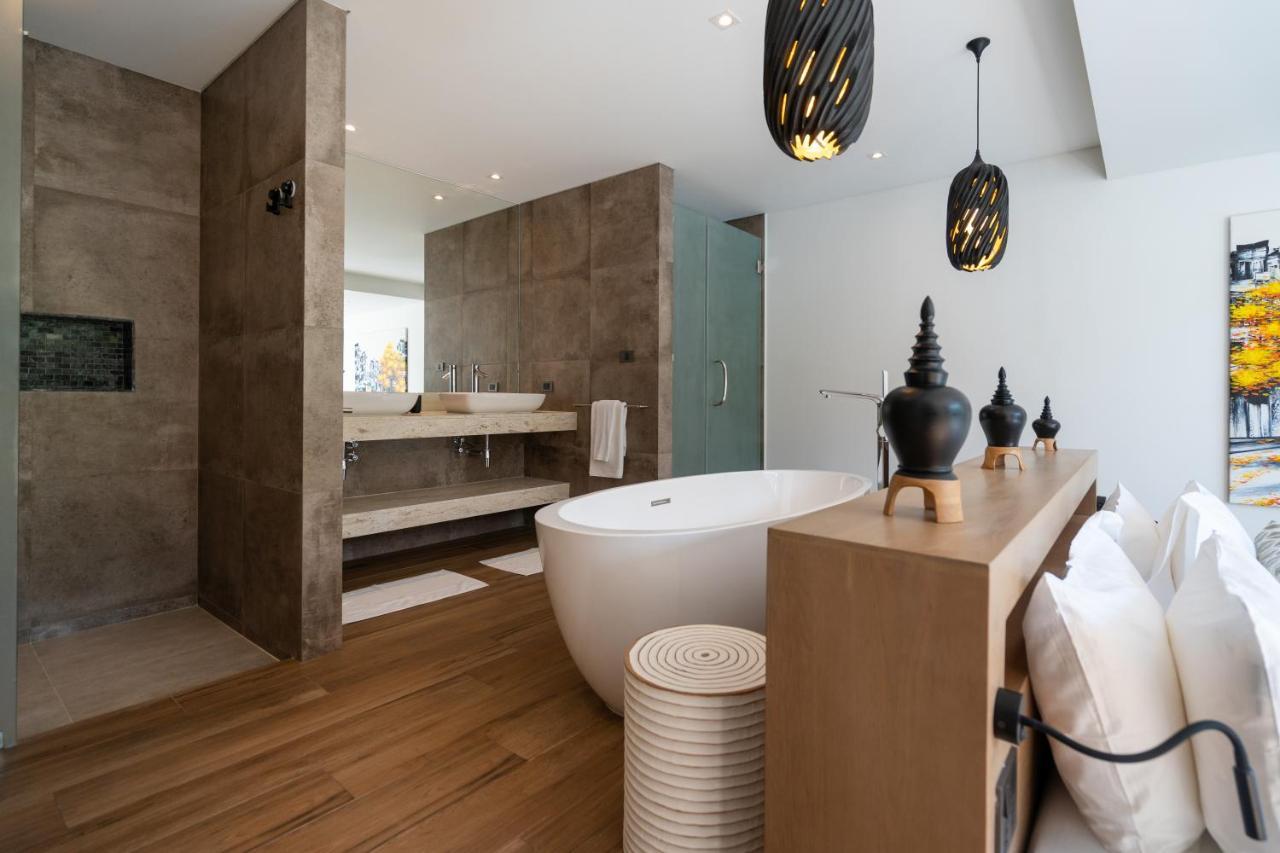 Labriz Ocean - Tropical Modern Living Villa