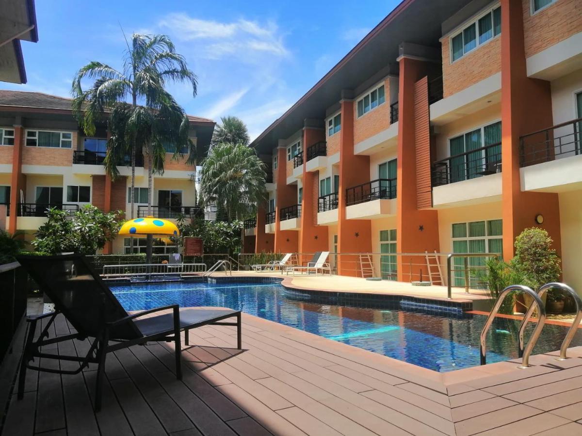 Thalassa Pool