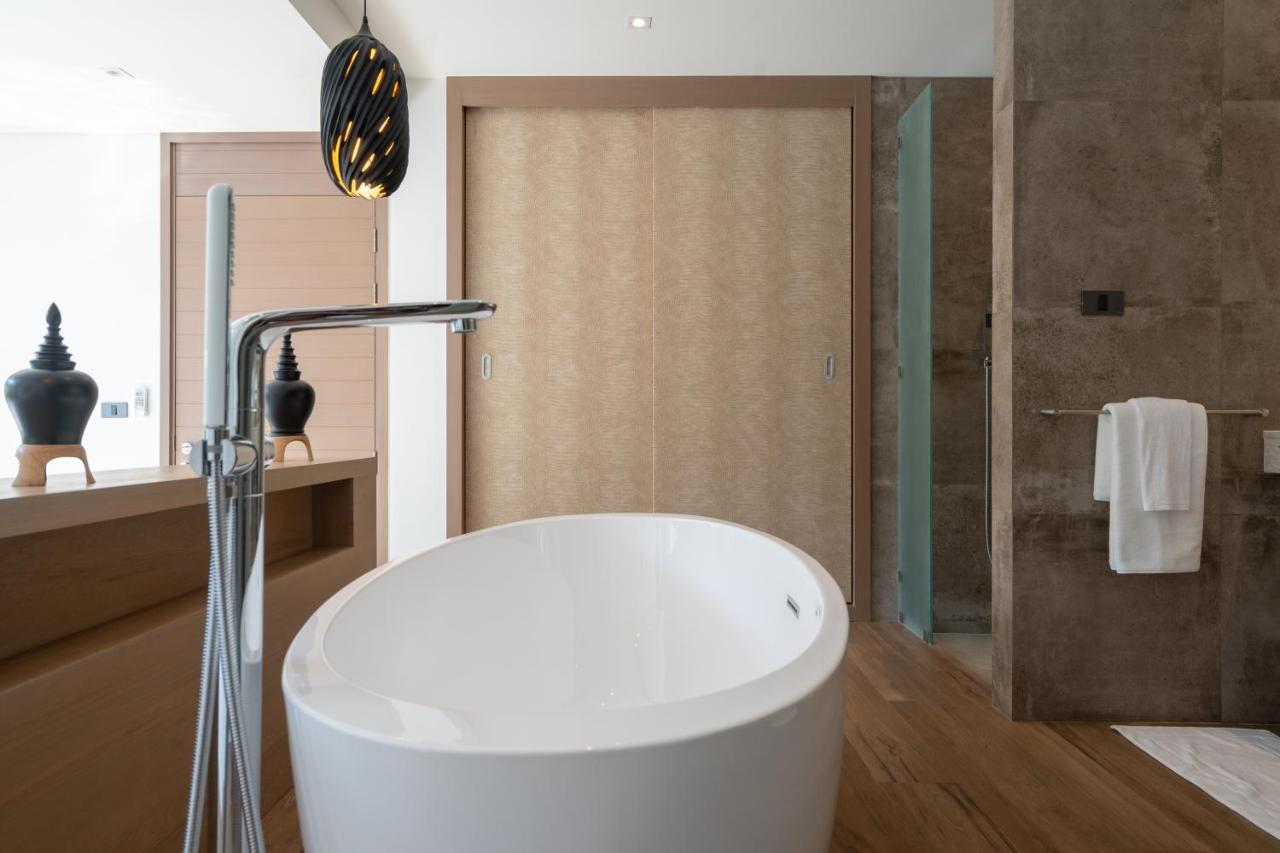Labriz Ocean - Tropical Modern Living