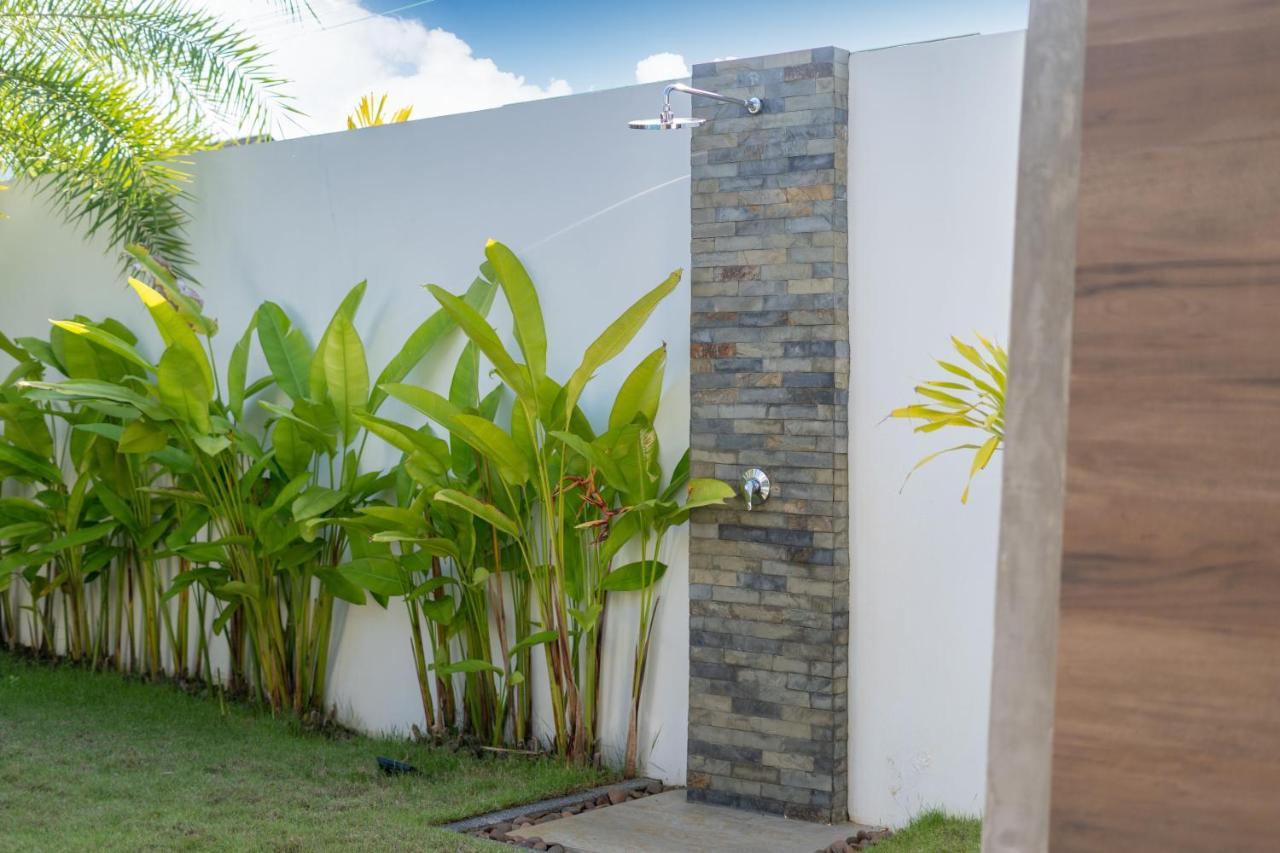 Labriz Ocean - Tropical Modern Living