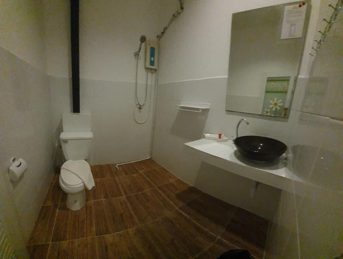 Hotel At 2*
