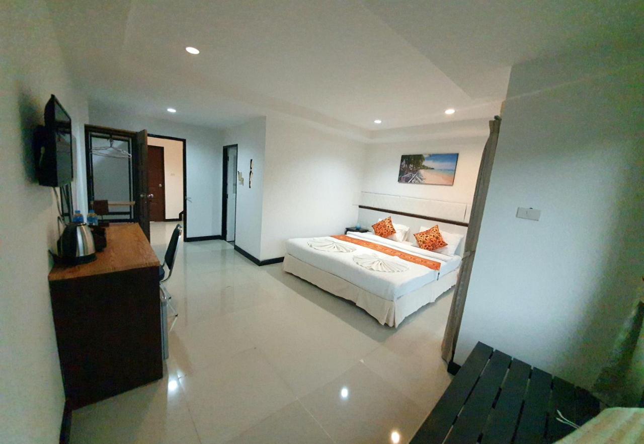 Hotel At