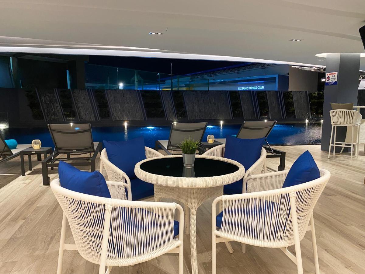 The Oceanic Sportel - Sha Extra