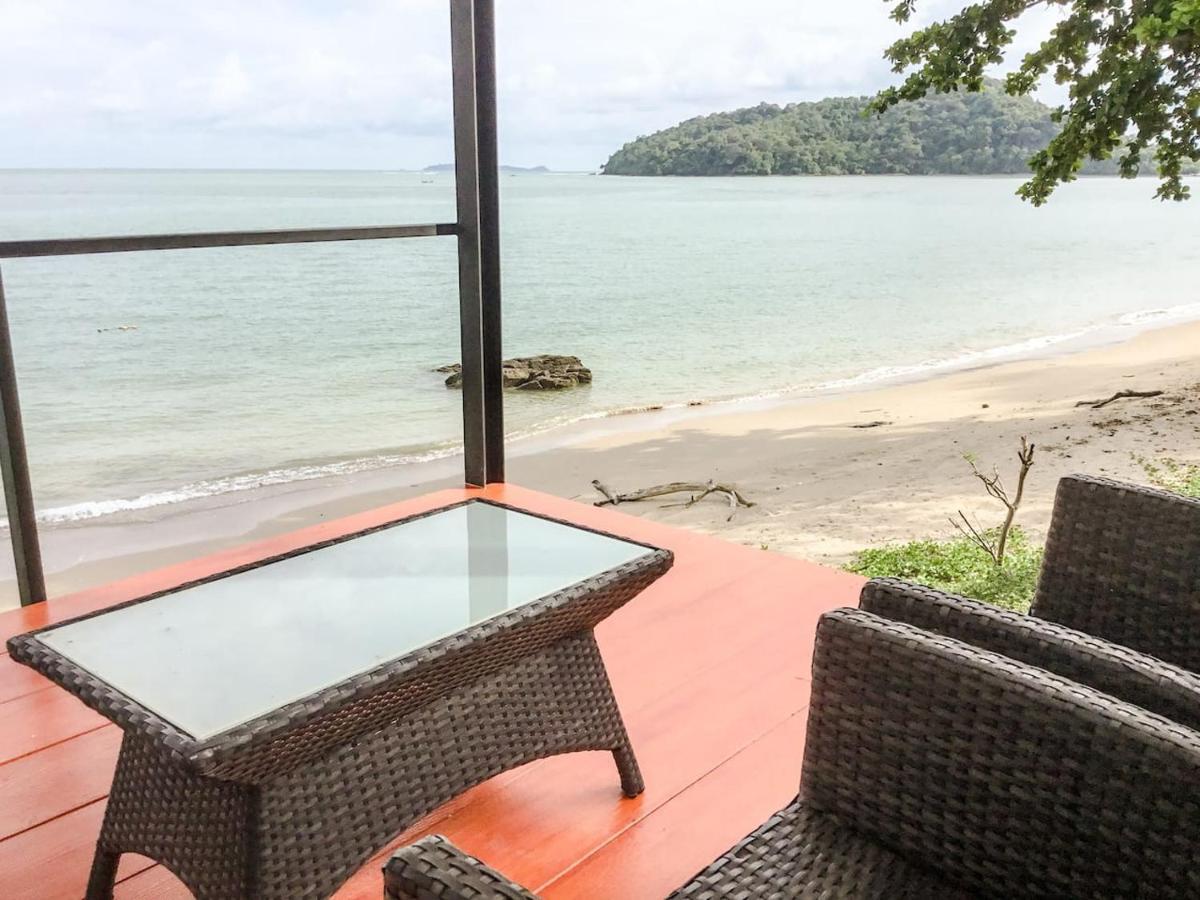 Koh Sirey Beachfront Pool Ferienhaus *