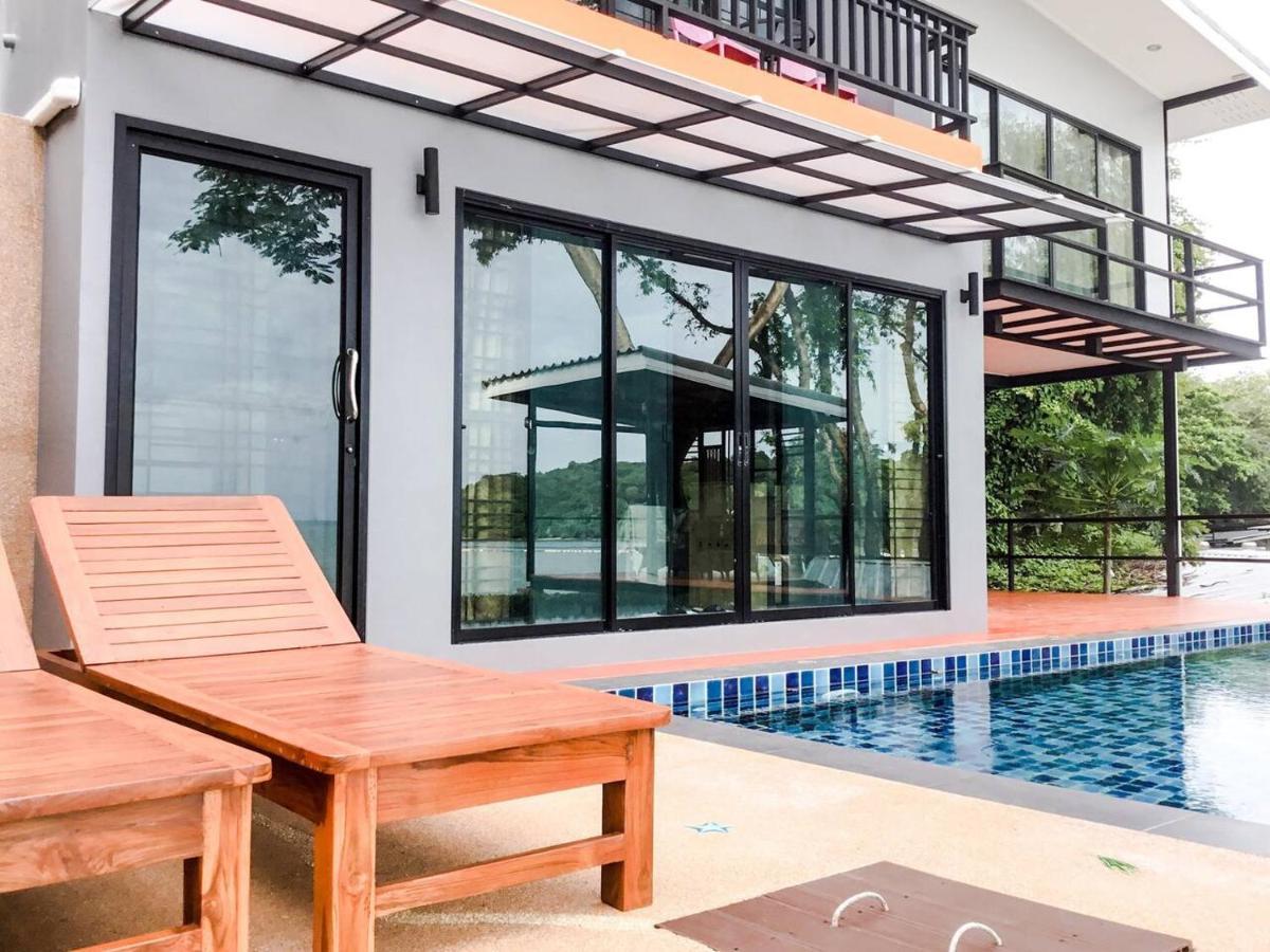 Koh Sirey Beachfront Pool * Phuket