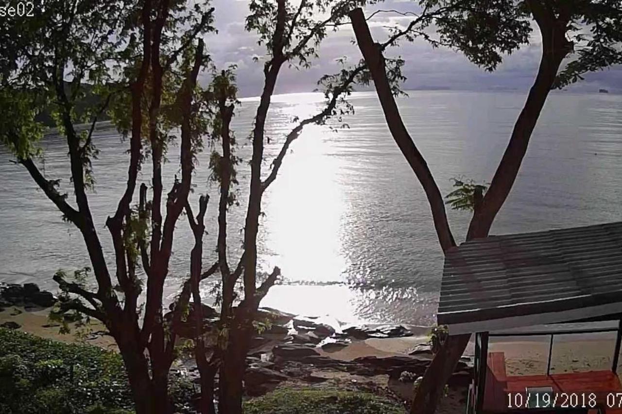 Koh Sirey Beachfront Pool Ferienhaus *