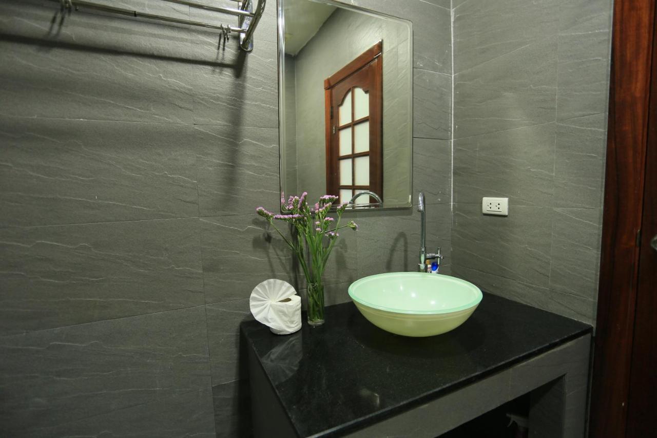 Seaview Villa芭东海景3卧别墅 5分钟到江西冷 3bdr Pool