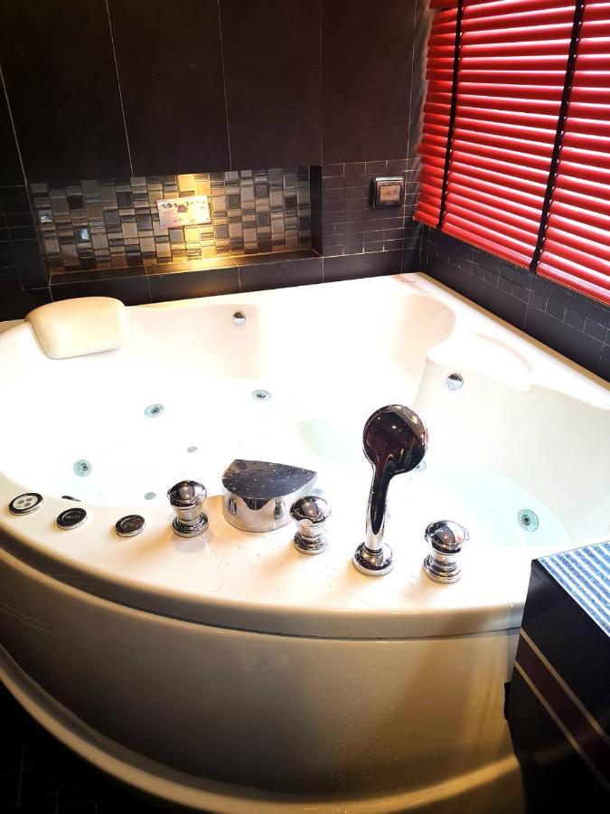 Absolute Bangla R305 Apartment *
