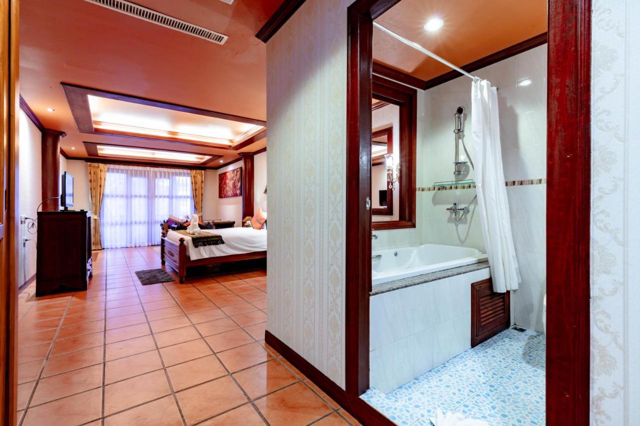 Hotel Royal Phawadee Village - 2 Minutes Walk To The 4*