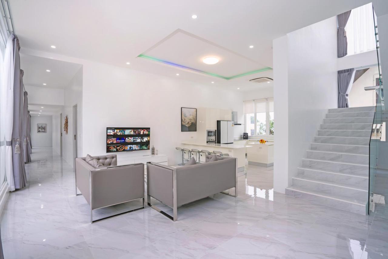 Amazing Modern Privat Pool In Great Location In Villa