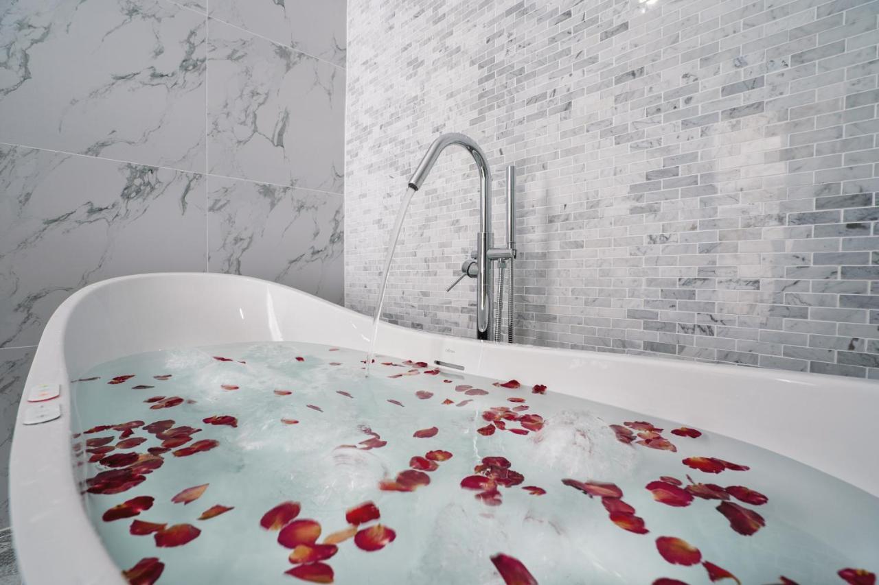 Amazing Modern Privat Pool In Great Location In Villa *