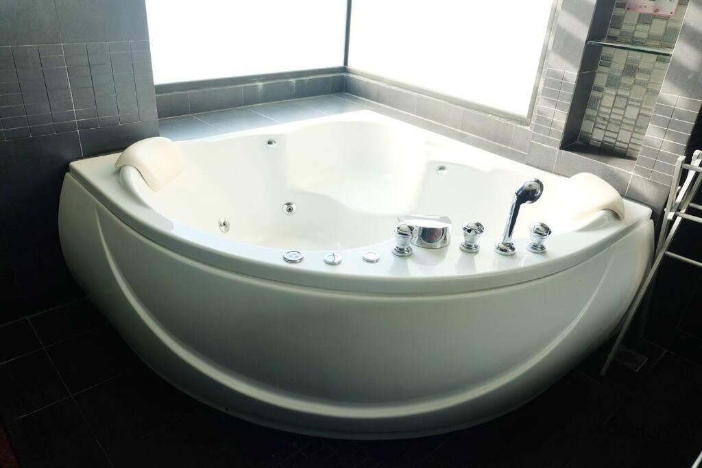 Bangla Road 2 Bedroom In Location Of Patong
