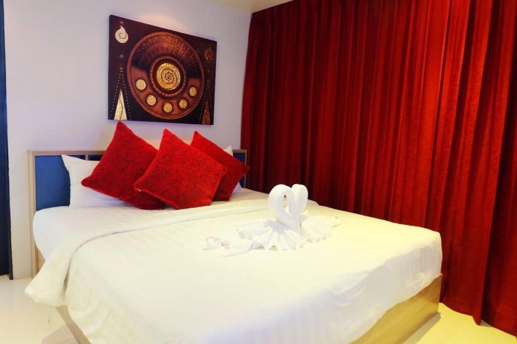 Bangla Road 2 Bedroom In Location Of