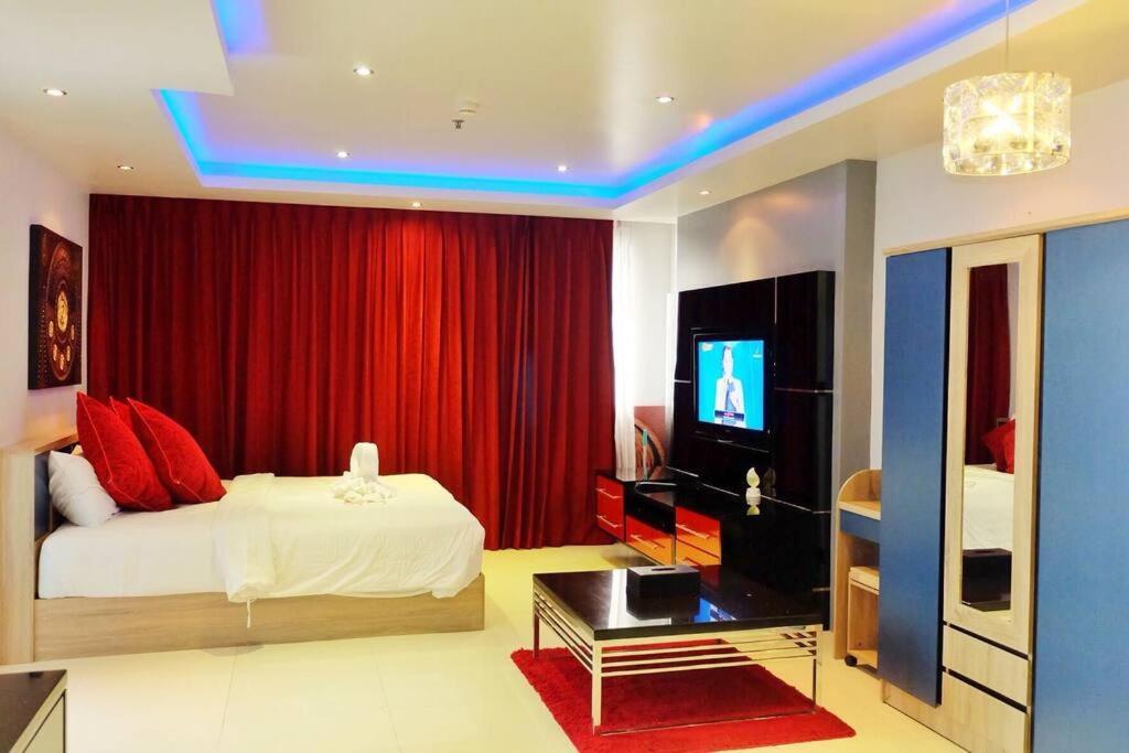 Bangla Road 2 Bedroom In Location Of Apartment *