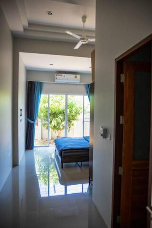 новый дом 106 м2, территория 160 м2 и своя парковка * Phuket