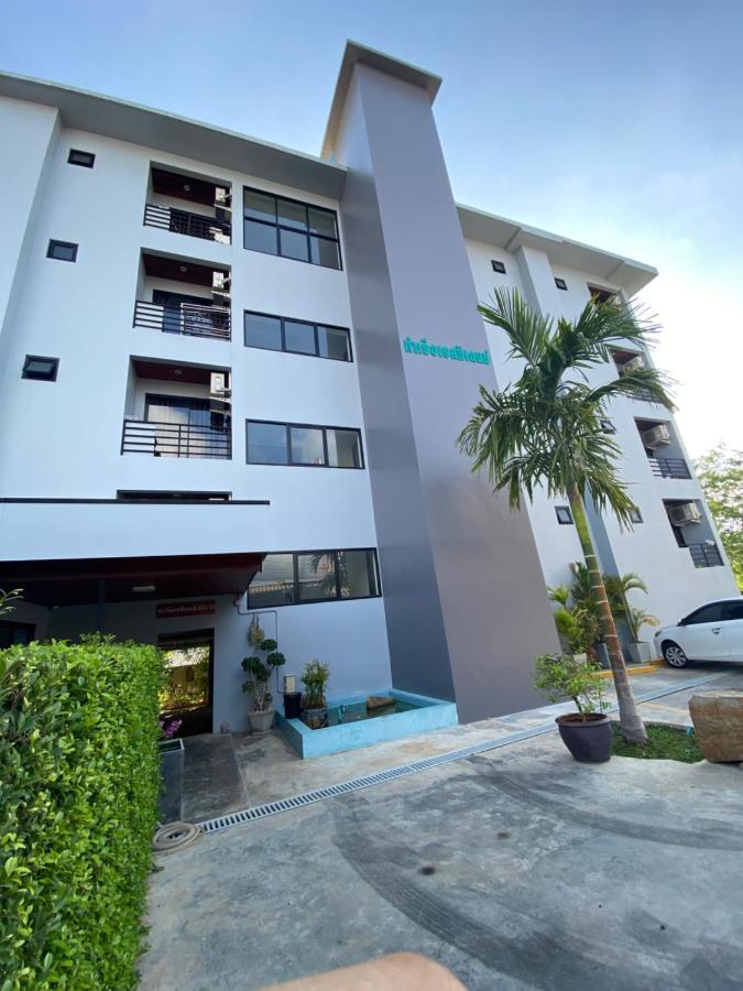 Apartment Tha-ruea *