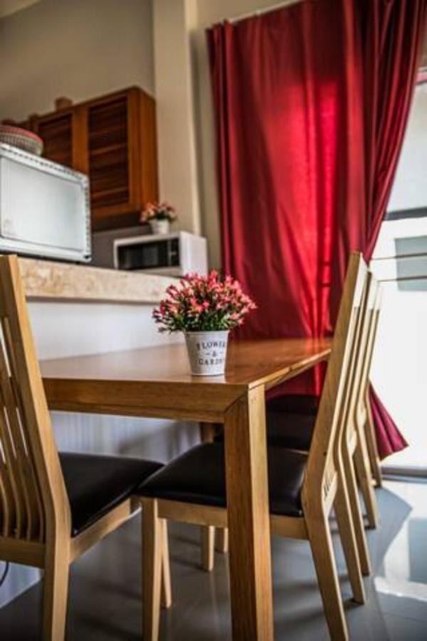 новый дом 106 м2, территория 160 м2 и своя парковка Holiday home *