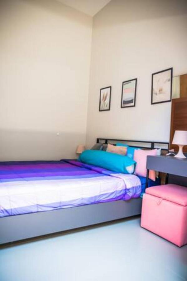 новый дом 106 м2, территория 160 м2 и своя парковка Holiday home *